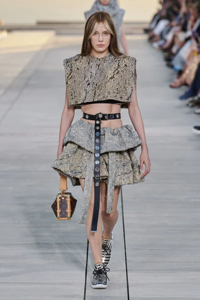 Look 4